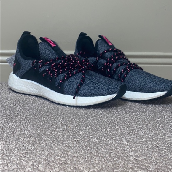 Puma Running Shoes - Picture 2 of 4